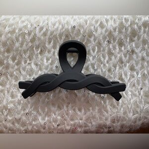 🎁 3for1 or FREE WITH PURCHASE - Black Twisted Hair Clip